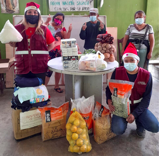 Entrega de viveres navideños